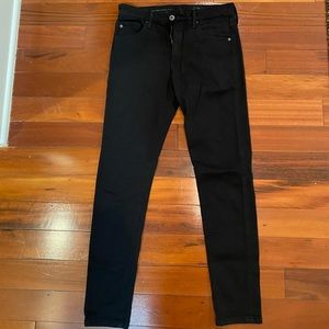Black AG Farrah skinny jean